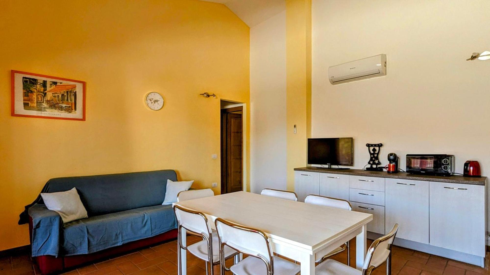 Apartment Con Piscina - Luna Ruja